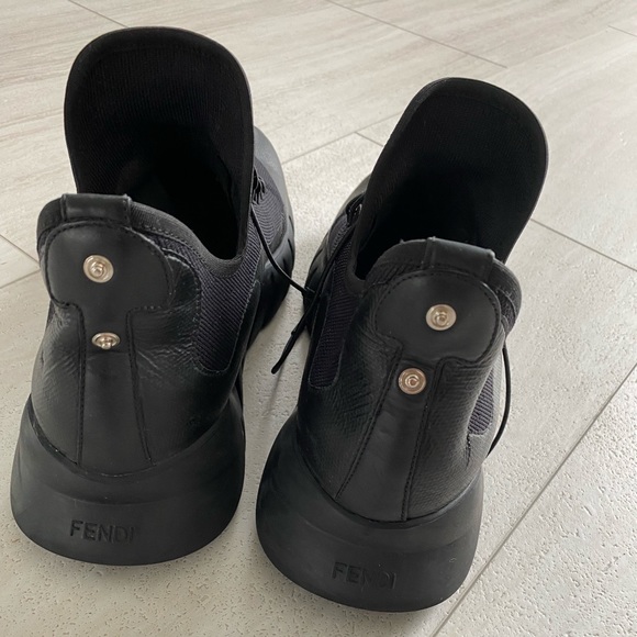 Black fendi in very good condition - Picture 3 of 3